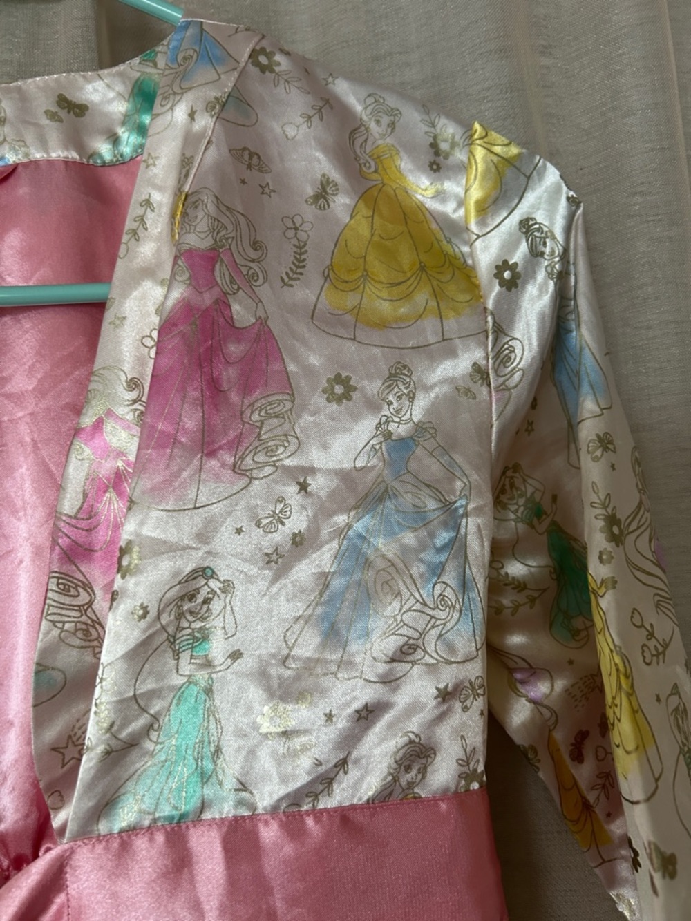 Little girl Disney dressing gown. 5/6